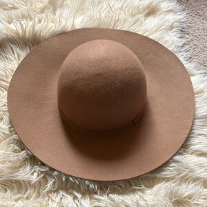 H&M women’s wool hat